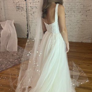 Brand New Wedding Dress - Tara Lauren Ambrosia! Size 2 (untouched)